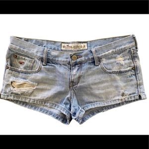 Y2k low waiste distressed denim shorts 3